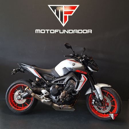 YAMAHA MT09