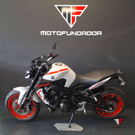 YAMAHA MT09