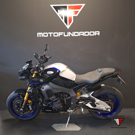 YAMAHA MT-10